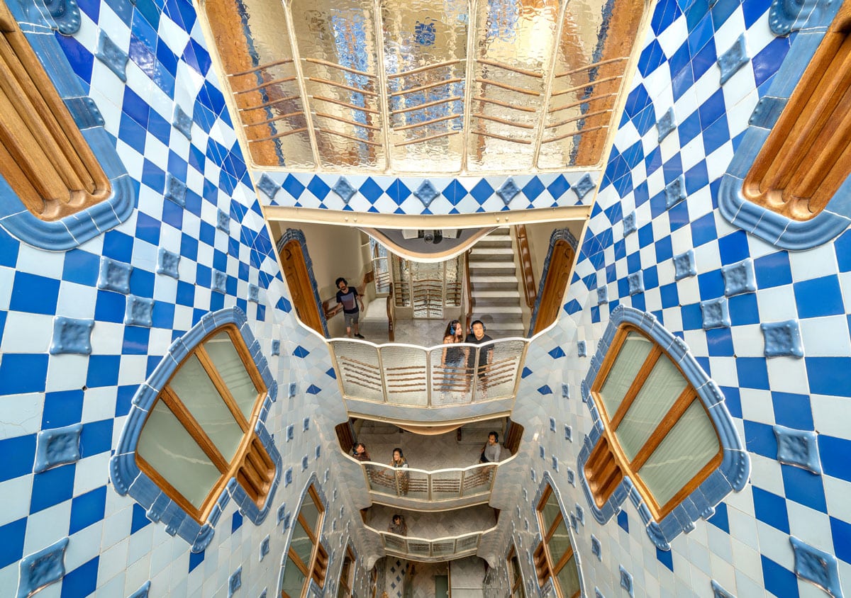 The impressive inner courtyard / Credit: Casa Batlló