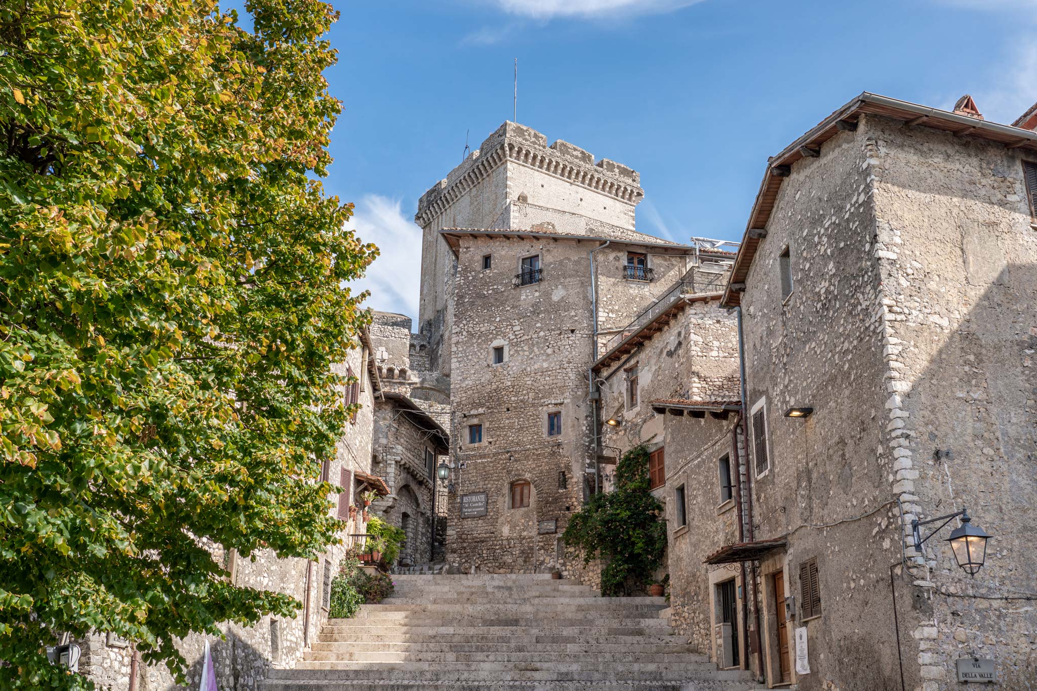 Medieval Sermoneta and the castle, a possible day trip from Rome
